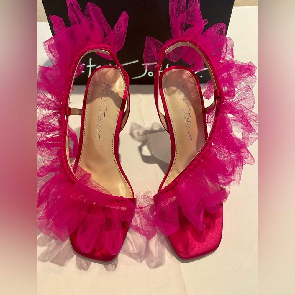 Betsey Johnson Fuchsia Slingback Eli Tulle Heels Size 6